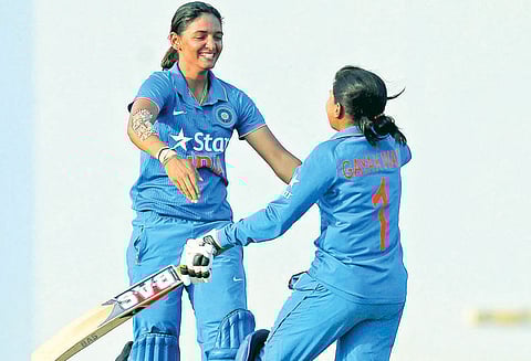 பெண்கள் உலக கோப்பை கிரிக்கெட் தகுதி சுற்று: இந்திய அணி ‘சாம்பியன்’