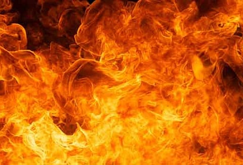 காட்டுமன்னார்கோவில் அருகே தீ விபத்தில் பாதிக்கப்பட்ட குடும்பத்தினருக்கு நிவாரணம்