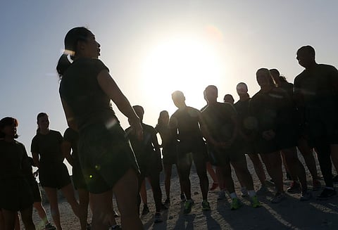 இணைய தளத்தில் பரவும் அமெரிக்க கடற்படை பெண் அதிகாரிகள் நிர்வாண போட்டோக்கள்