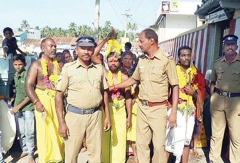 சுசீந்திரத்தில் பால்குட ஊர்வலத்துக்கு போலீசார் அனுமதி மறுத்ததால் பரபரப்பு