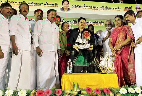 ‘‘எத்தனை தடைகள் வந்தாலும் முன்னேறி கொண்டே இருப்பேன்’’ பொதுக்கூட்டத்தில், ஜெ.தீபா பேச்சு