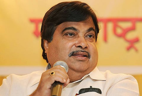 அனைத்துப் பிரச்சினைகளுக்கும் ஆர் எஸ் எஸ் சித்தாந்தமே தீர்வு - கட்கரி