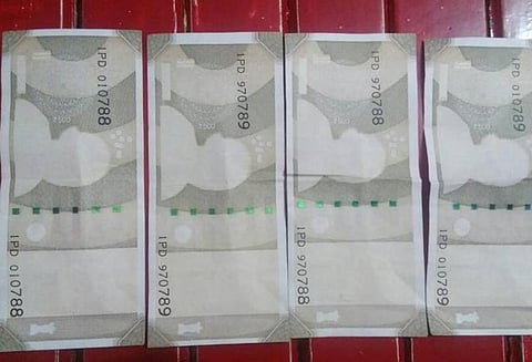 ஏடிஎம் -ல் வந்த காந்தியின் படம் பிரிண்ட் ஆகாத 500 ரூபாய் நோட்டுகள்