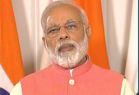 சார்க் நாடுகளின் தலைவர்களுடன் பிரதமர் நரேந்திர மோடி வீடியோ கான்பரஸ் மூலம் பேச்சு