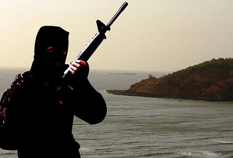 காஷ்மீரில் புதிய வீடியோ: 2 இளைஞர்களை கொடுமைப்படுத்தும் ஹிஜ்புல் தீவிரவாதிகள்