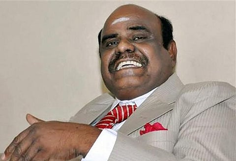 நீதிபதி கர்ணனுக்கு விதிக்கப்பட்ட தண்டனையை உடனடியாக நிறுத்த சுப்ரீம் கோர்ட்டு மறுப்பு