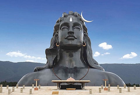 வெள்ளியங்கிரி மலையடிவாரத்தில் அமைந்துள்ள ஆதியோகி சிலை கின்னஸ் சாதனை படைத்தது