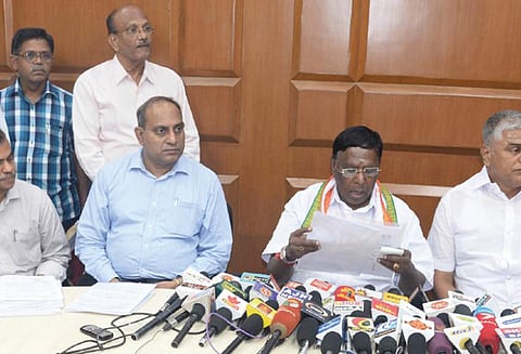 கிராமப்புற மாணவர்களின் கல்வித்தரத்தை உயர்த்த நடவடிக்கை நாராயணசாமி உறுதி