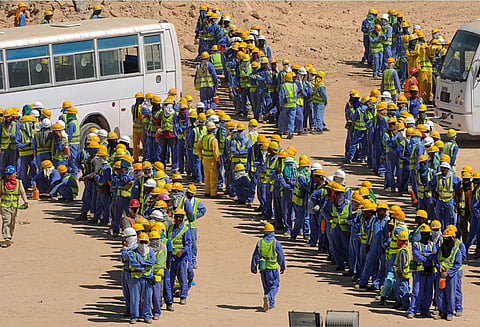 அயல்நாட்டு தொழிலாளர்களுக்கு காப்பீடு வழங்க அரசு முயற்சி - அமைச்சர் வி கே சிங்