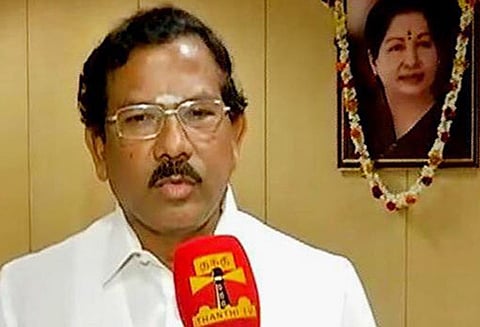 சசிகலா குடும்பத்தை நீக்கும் முடிவு முதல்–அமைச்சர் அறிவிப்பு வெளியிட்டால் இரு அணிகளும் உடனே இணையும்