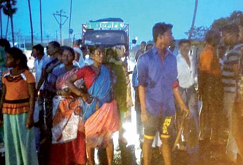 ராணிப்பேட்டை, நவல்பூர் பகுதிகளில் பலத்த காற்றுடன் மழை