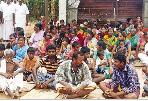 அம்மாபேட்டை சித்தாரில் பொதுமக்கள் போராட்டத்தால் டாஸ்மாக் கடை மூடப்பட்டது