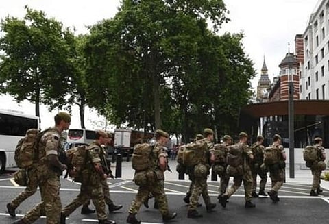 பிரிட்டனில் மான்செஸ்டர் கல்லூரிக்கு வெடிகுண்டு செயலிழப்பு படை விரைந்தது போலீஸ்