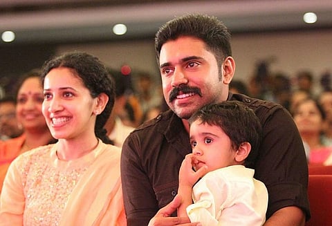 பெண் குழந்தை பிறந்த மகிழ்ச்சியில் நிவின் பாலி