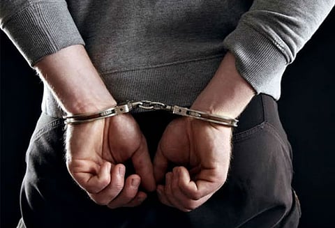 தாம்பரம் அருகே ரூ.500, 2,000 நோட்டுகளை ஜெராக்ஸ் எடுத்து மாற்றிய வாலிபர் கைது