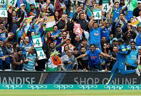 சாம்பியன்ஸ் கோப்பை: இலங்கைக்கு வெற்றி இலக்காக 322 ரன்களை நிர்ணயித்தது இந்தியா