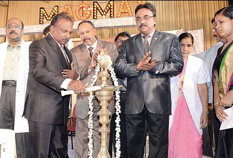 ‘நீட்’ தேர்வு வழக்கில் கோர்ட்டு தீர்ப்பு அடிப்படையில் மருத்துவ கல்விக்கு மாணவர் சேர்க்கை