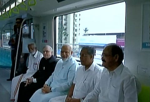 கொச்சி மெட்ரோ ரயில் சேவை: பிரதமர் நரேந்திர மோடி துவங்கி வைத்தார்