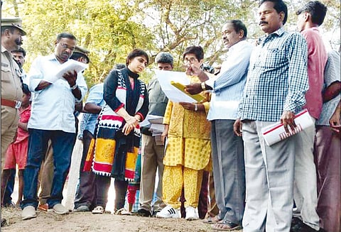 திருக்கனூர் அருகே சோரப்பட்டு ஏரியை கவர்னர் ஆய்வு