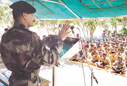 தேசிய மாணவர் படை கூட்டு பயிற்சி முகாம்: நாட்டை பாதுகாப்பதில் மாணவர்களின் பங்கு குறித்து அதிகாரி விளக்கம்