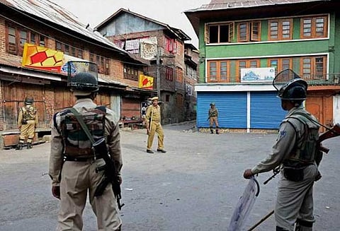 பிரிவினைவாதிகள் போராட்டம் காரணமாக ஸ்ரீநகரில் கடும் கட்டுப்பாடுகள் விதிப்பு