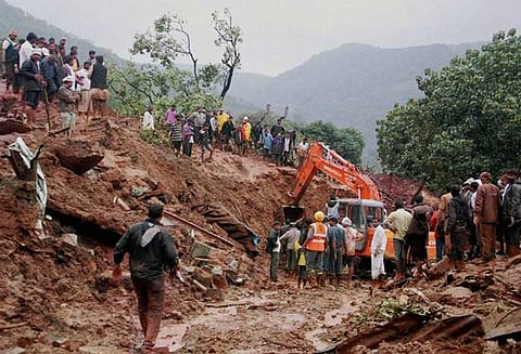 சீனாவில் கடும் நிலச்சரிவு: 100க்கும் மேற்பட்டோர் பலி