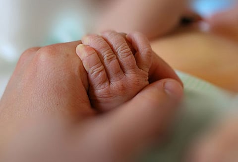 ஆந்திராவில் நான்கு கால்களுடன் பிறந்த ஆண் குழந்தை