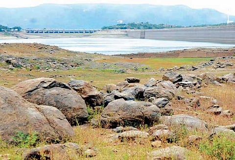 மேட்டூர் அணை குடிநீர் தேவையை பூர்த்தி செய்யுமா? நீர்மட்டம் 21.72 அடியாக குறைந்தது