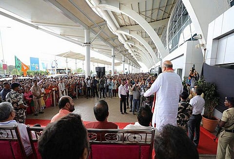 கோவா விமான நிலையத்தில் அமித்ஷா கூட்டம் விசாரணைக்கு காங்கிரஸ் வலியுறுத்தல்