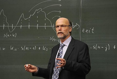 உதவி பேராசிரியர் பணி