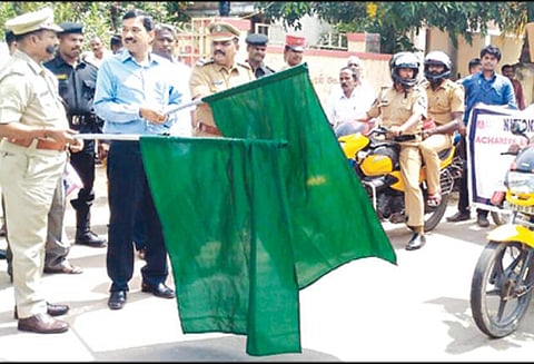 ஹெல்மெட் விழிப்புணர்வு ஊர்வலம் போலீஸ் டி.ஜி.பி. தொடங்கி வைத்தார்