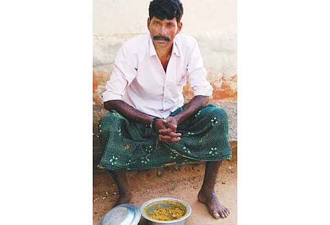 மிளாவை வேட்டையாடி இறைச்சியை சமைத்தவர் கைது வனத்துறையினர் நடவடிக்கை