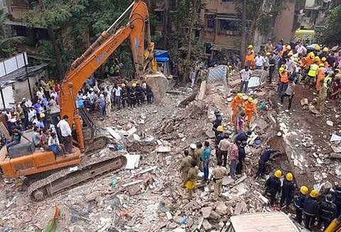மும்பையில் 4 மாடி கட்டிடம் இடிந்து விழுந்து பயங்கர விபத்து: பலி எண்ணிக்கை 17 ஆக அதிகரிப்பு