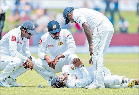 குணரத்னேவுக்கு விரலில் எலும்பு முறிவு: டெஸ்ட் தொடரில் ஆடமாட்டார்