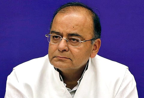 சென்னை மெரீனாவில் ஜெயலலிதா நினைவிடத்தில் மத்திய அமைச்சர் அருண் ஜெட்லி அஞ்சலி