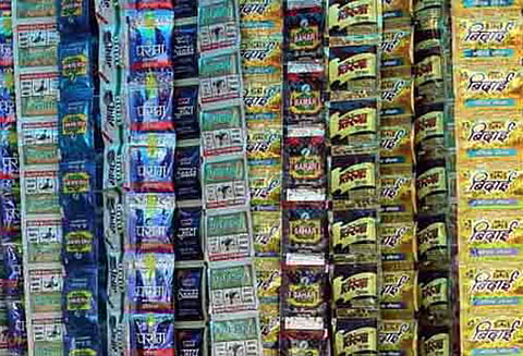 புகையிலை பொருட்கள் விற்பனை; ஒருவர் கைது