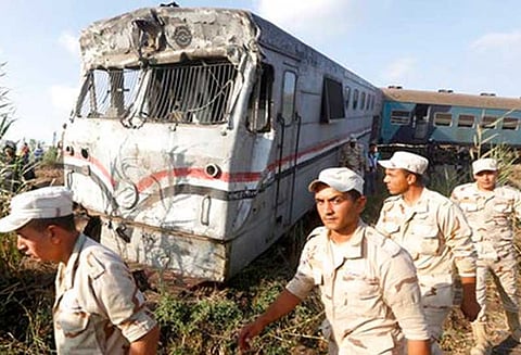 எகிப்தில் ரயில்கள் மோதி விபத்து: 44 பேர் பலி, 180 பேர் காயம்