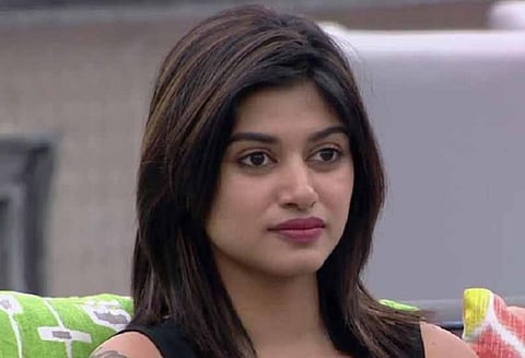 பிக்பாஸ் நிகழ்ச்சி தற்கொலை முயற்சி நடிகை ஓவியாவுக்கு ‘சம்மன்’