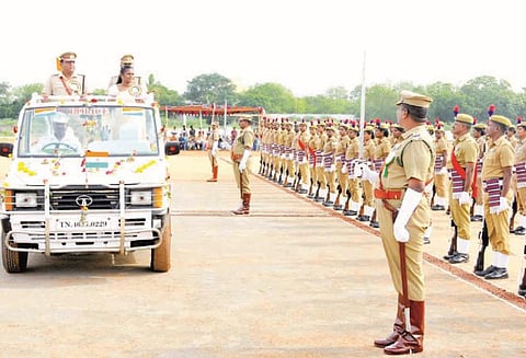 அரியலூரில் சுதந்திர தினவிழா: தேசிய கொடியை கலெக்டர் லட்சுமிபிரியா ஏற்றினார்
