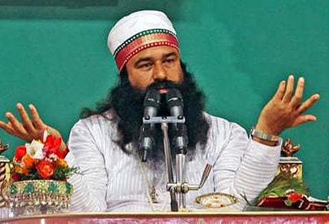 தேரா சச்சா தலைவர் ராம் ரஹிமுக்கு 20 ஆண்டுகள் சிறை: சி.பி.ஐ. சிறப்பு நீதிமன்றம்