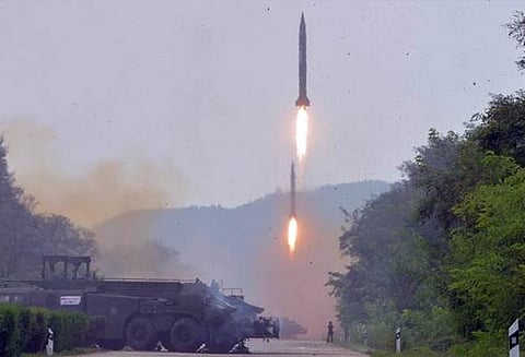 வடகொரியாவின் ஏவுகணை ஜப்பானை தாண்டி சென்றதால் பதற்றம்; பாதுகாப்பிற்கு முழு நடவடிக்கை - அபே