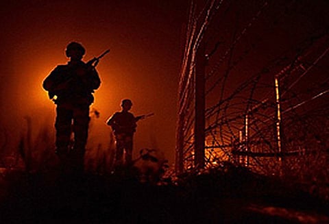 எல்லையில் பாகிஸ்தான் ராணுவம் தாக்குதல், ராணுவ வீரர் வீரமரணம்