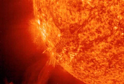 சூரியனில் வெடிப்பா? மேற்பரப்பில் விசித்திரமான மாற்றம் நாசா கண்டுபிடிப்பு