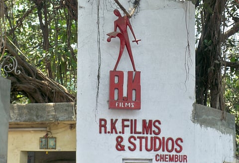 மும்பை ஆர்.கே.ஸ்டூடியோவில் பயங்கர தீ விபத்து