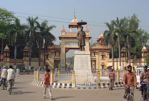 பனாரஸ் இந்து பல்கலையில் மாணவர்கள் மீது போலீஸ் தடியடி - ஷரத் யாதவ் கண்டனம்