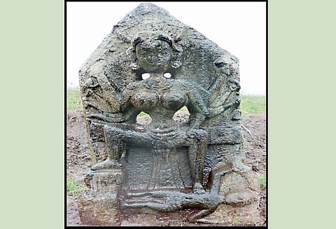 பழனி அருகே, 10–ம் நூற்றாண்டை சேர்ந்த பத்ரகாளியம்மன் சிலை கண்டுபிடிப்பு