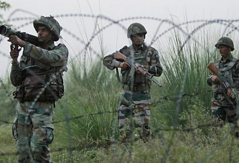 எல்லையில் ஊடுருவல் முயற்சி முறியடிப்பு பயங்கரவாதியை ராணுவம் சுட்டு வீழ்த்தியது