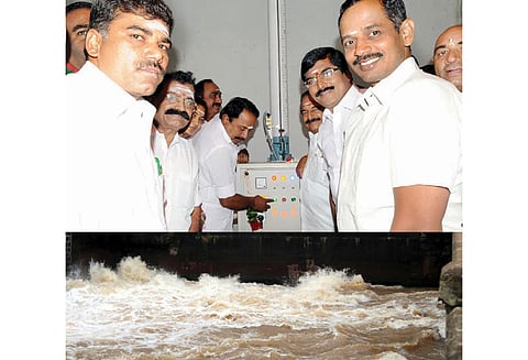 பவானிசாகர் அணையில் இருந்து பாசனத்துக்கு தண்ணீர் அமைச்சர்கள் திறந்து விட்டனர்