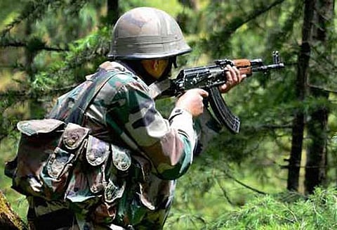 ஜம்மு காஷ்மீர்: எல்லையில் பாகிஸ்தான் ராணுவம் அத்துமீறல்