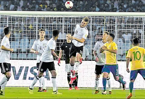 ஜூனியர் உலக கோப்பை கால்பந்து ஸ்பெயின், பிரேசில் அணிகள் அரைஇறுதிக்கு தகுதி